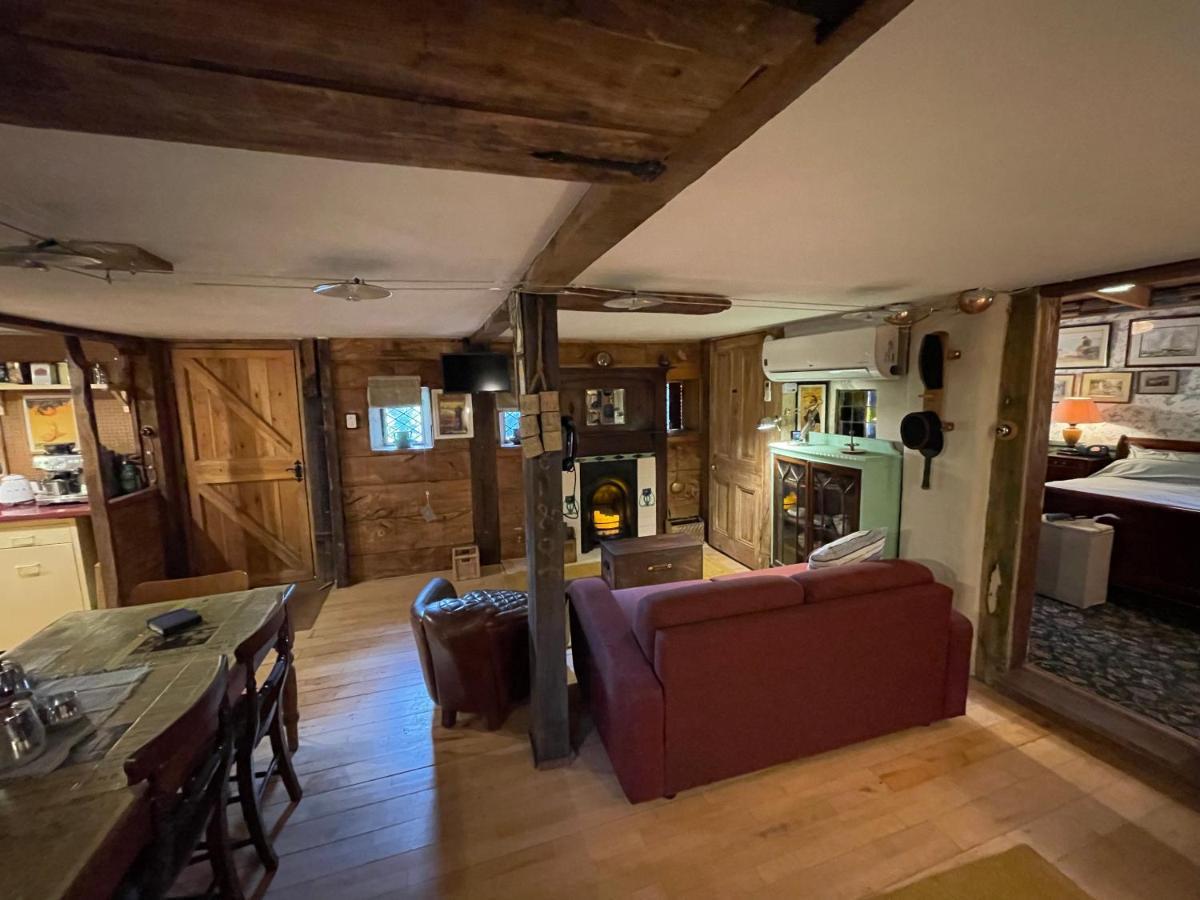 Remarkable Boultons Barn With Hot Tub Newton Abbot Exterior photo